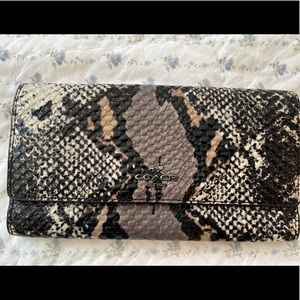 GUC Coach Wallet-snakeskin pattern